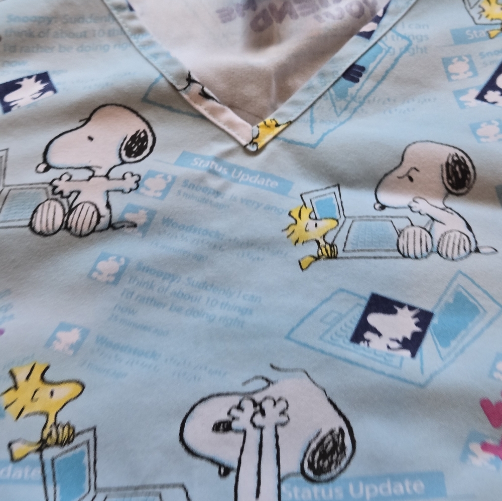 Snoopy and friends Scrub top size large - Picture 9 of 9